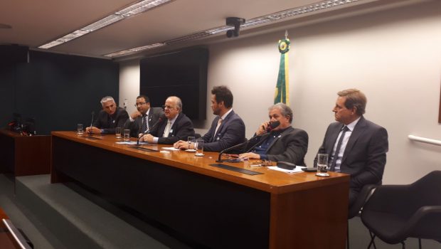PREFEITO PARTICIPA DE MOBILIZAÇÃO EM BRASÍLIA