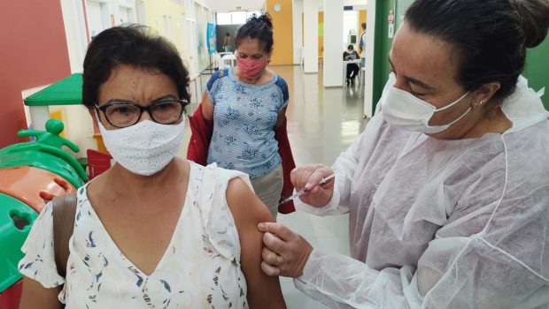 HOJE (28) FORAM VACINADOS COM A 2ª DOSE DA CORONAVAC PESSOAS DE 65 ANOS