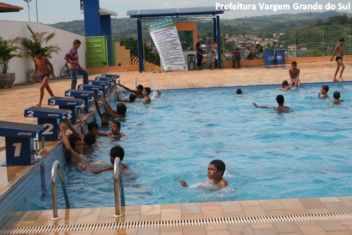 Convite: Aulas da Escolinha Municipal de Natação