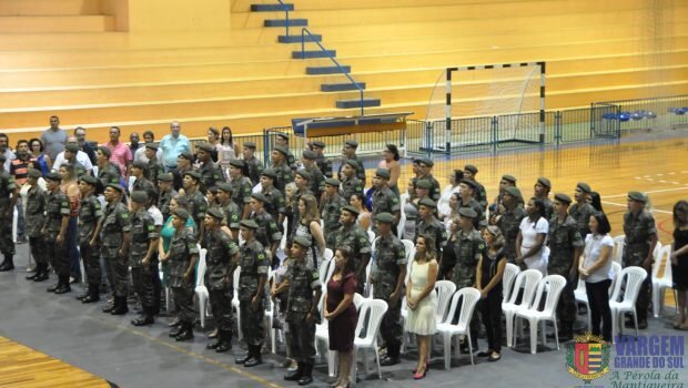 FORMATURA DOS ATIRADORES DO TIRO DE GUERRA