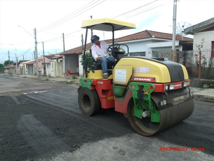 Prefeitura prossegue com serviços em ruas e estradas rurais