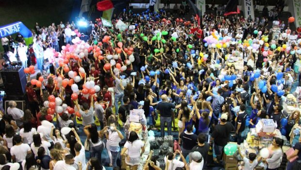 Alunos do UNIFAE arrecadam e doam alimentos