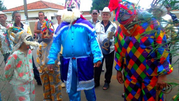 Folia de Reis termina sua jornada na Capela dos Reis Magos, no Jd. Santa Marta