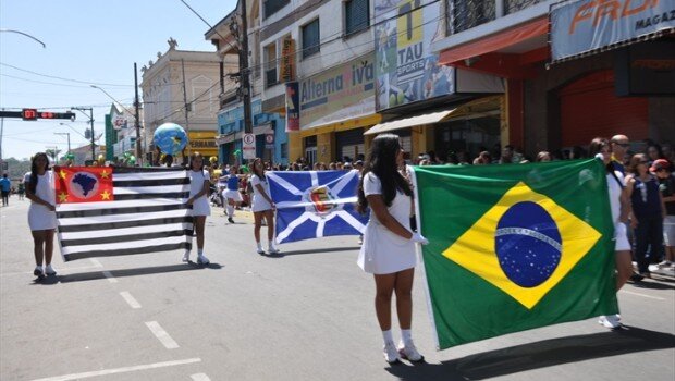 Confira a programação do desfile de aniversário de Vargem