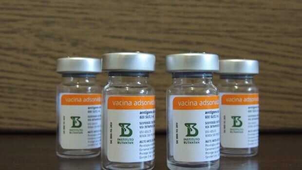 SAÚDE REALIZOU VACINAÇÃO CONTRA COVID-19 EM HORÁRIOS DIFERENCIADOS
