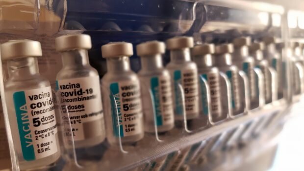 CAMPANHA DE VACINAÇÃO CONTRA COVID-19 CONTINUA EM PARALELO A VACINAÇÃO INFANTIL