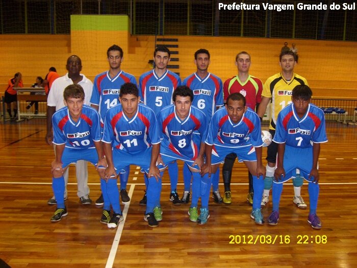 Equipe adulta de futsal joga terça e quinta-feira pelo torneio preparatório de futsal