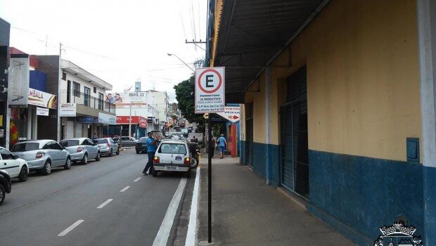 Desetran implanta vagas de estacionamento de curta duração