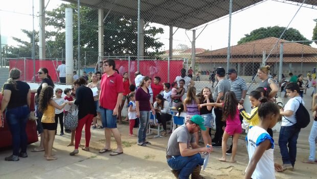 MANHÃ DE LAZER NA ESCOLA CARRIL FOI SUCESSO DE PÚBLICO