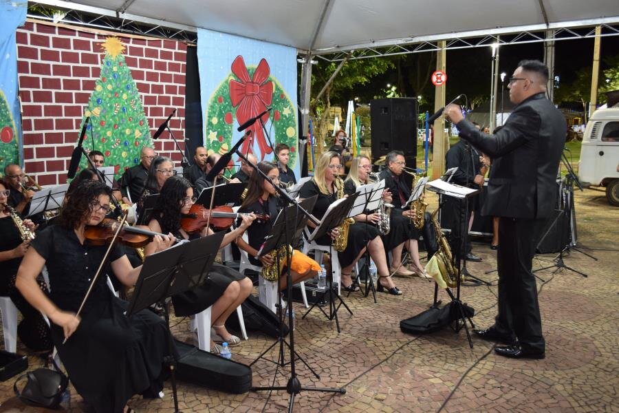 ORQUESTRA CONEXÃO ENCERROU O ÚLTIMO DIA DE APRESENTAÇÕES DA SEMANA NATALINA
