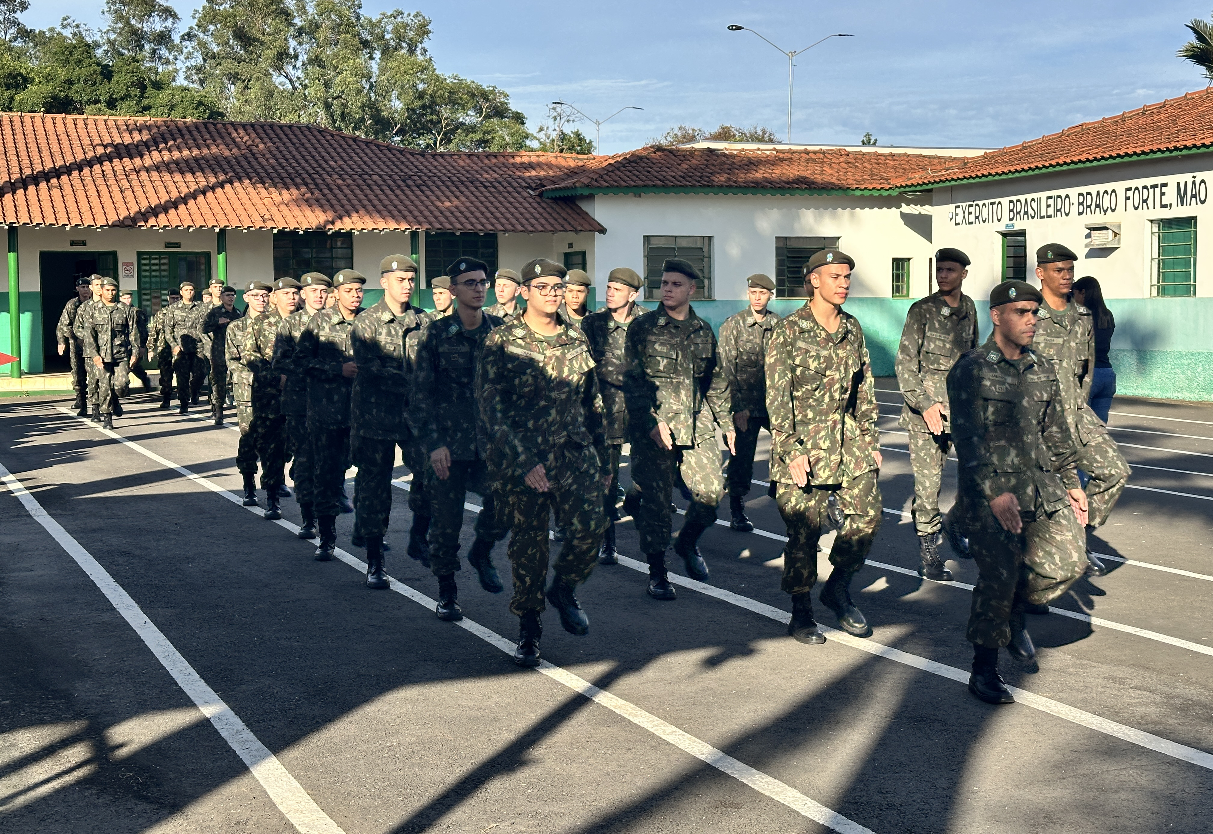 CERIMÔNIA DE ENTREGA DE BOINAS NO TG-02-092