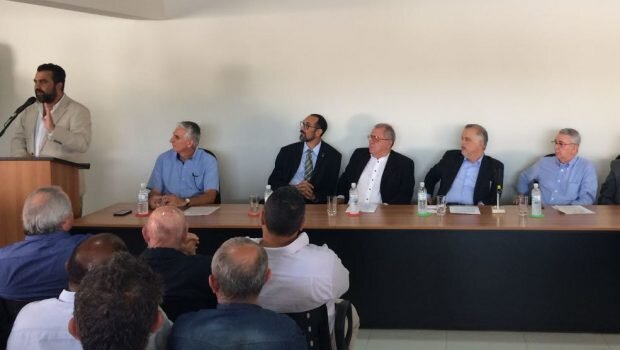 Prefeito participa de encontro com vice-governador Marcio França