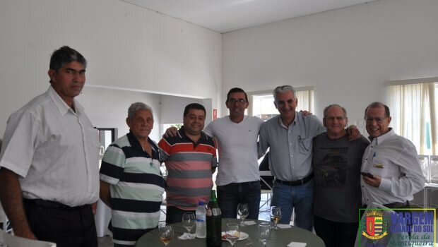 Almoço comemora Dia dos Pais com Terceira Idade