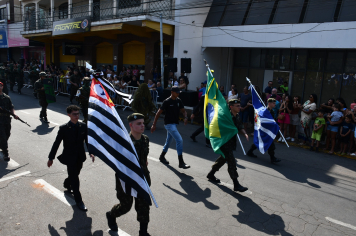 DESFILE DE ANIVERSÁRIO ENCANTA O PÚBLICO E CELEBRA OS 151 ANOS DE VARGEM GRANDE DO SUL