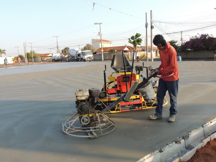 SEGUE AS OBRAS DA ARENINHA NA COHAB NOVA VARGEM GRANDE