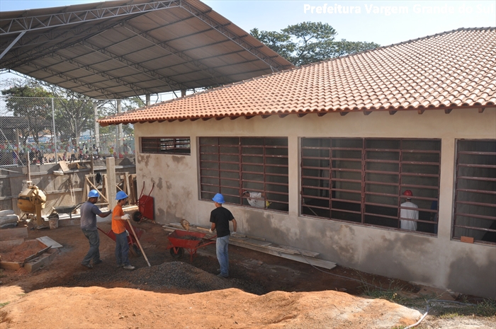 Novas salas da escola “Carril” estão em fase de acabamento